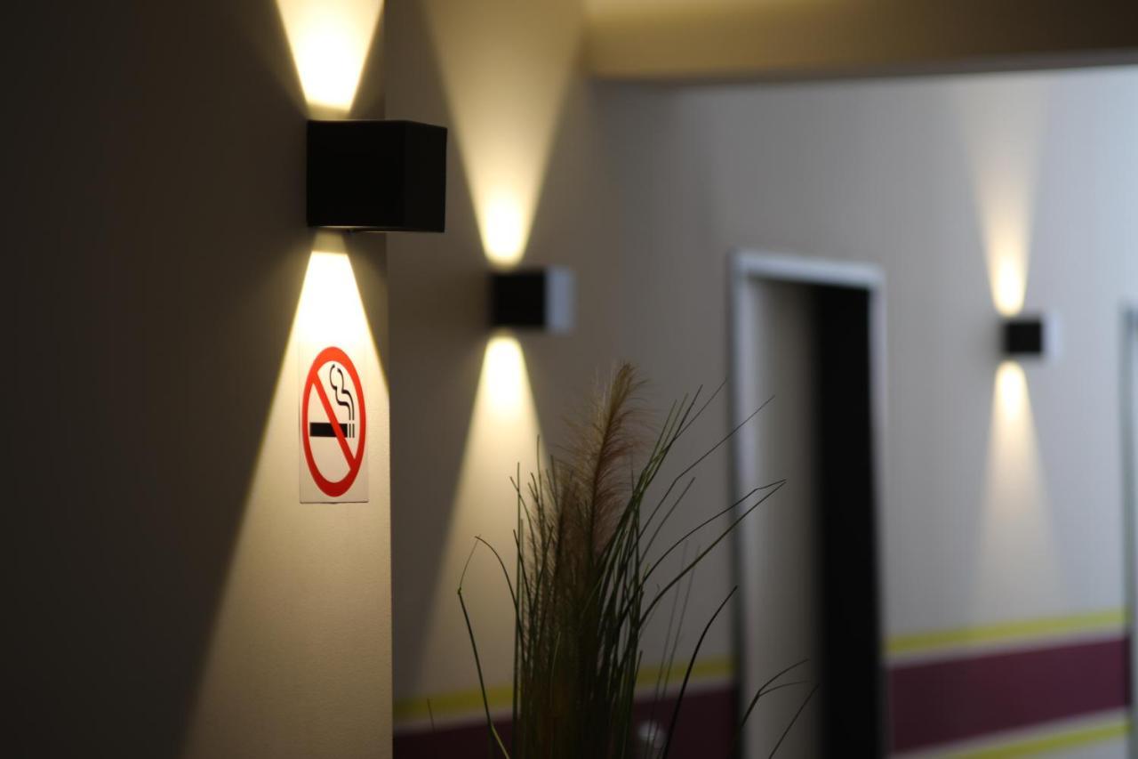 K&M Hostel Хамбург Екстериор снимка